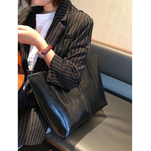 evening bags genuine cowhide solid fashion handbags 2021 shoulder large color tote bag capacity women's messenger leather women
evening bags genuine cowhide solid fashion handbags 2021 shoulder large color tote bag capacity women's messenger leather women