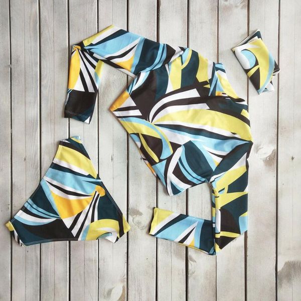 one-piece suits 2021 ly women bikini sets swimwear long sleeve print zipped set summer beach swimsuit 3pcs
one-piece suits 2021 ly women bikini sets swimwear long sleeve print zipped set summer beach swimsuit 3pcs