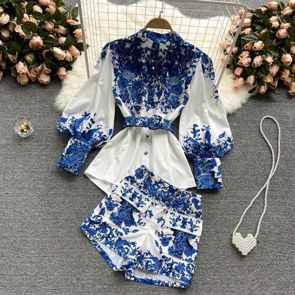 women's tracksuits deat 2021 summer fashion casual temperament blue and white porcelain print shirt wide leg shorts two-piece suit wome, Gray
women's tracksuits deat 2021 summer fashion casual temperament blue and white porcelain print shirt wide leg shorts two-piece suit wome, Gray