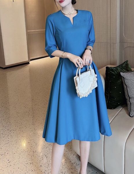 20ss generation high-quality new european embroidery designer dress, elegant office women's wrinkled waist, fashionable combination pri, Black;gray
20ss generation high-quality new european embroidery designer dress, elegant office women's wrinkled waist, fashionable combination pri, Black;gray