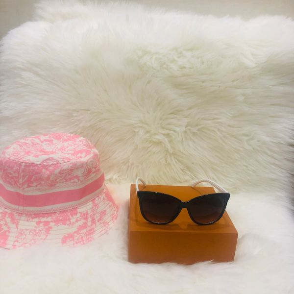 designer sunglass women eyeglasses outdoor shades pc frame fashion classic lingge lady sun glasses mirrors for womens luxury sunglasses, White;black
designer sunglass women eyeglasses outdoor shades pc frame fashion classic lingge lady sun glasses mirrors for womens luxury sunglasses, White;black