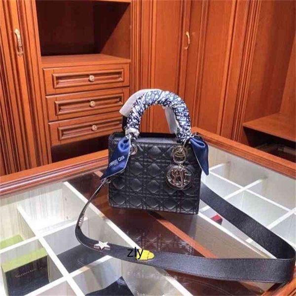 handbag diana bag fashion lady's badge wide shoulder strap messenger leather women's versatile factory outlet desig
handbag diana bag fashion lady's badge wide shoulder strap messenger leather women's versatile factory outlet desig