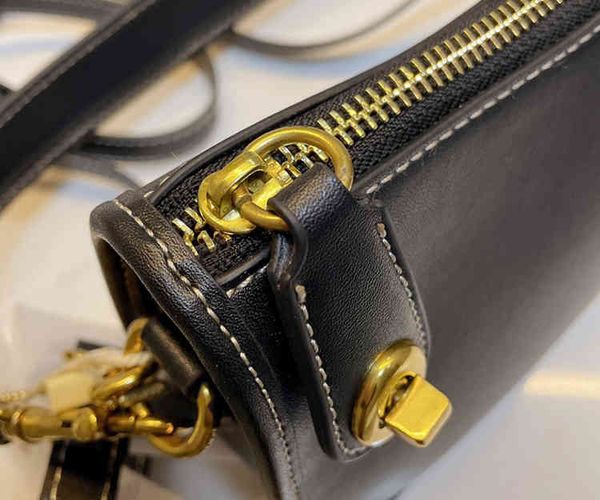 2021 designer's single shoulder armpit cross bag fashion luxury crescent mahjong bags size 23*13cm
2021 designer's single shoulder armpit cross bag fashion luxury crescent mahjong bags size 23*13cm