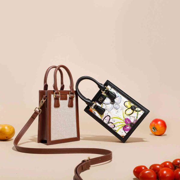 bag women's messenger mobile phone bag 2021 autumn and winter new single shoulder real leather hand niche design
bag women's messenger mobile phone bag 2021 autumn and winter new single shoulder real leather hand niche design