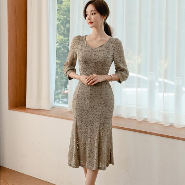 casual dresses lantern sleeve lace dress women slim elegant office lady bodycorn knee-length autumn mermaid v-neck plus size b375, Black;gray
casual dresses lantern sleeve lace dress women slim elegant office lady bodycorn knee-length autumn mermaid v-neck plus size b375, Black;gray