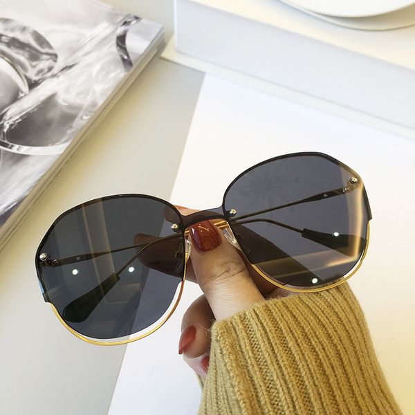 personalized light metal sunglasses women's large frame conjoined lenses round net red men's, White;black
personalized light metal sunglasses women's large frame conjoined lenses round net red men's, White;black