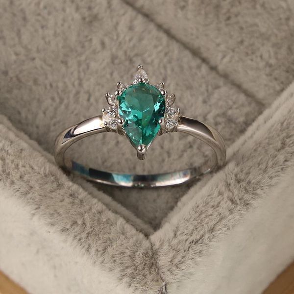 cluster rings ring jewelry sparkling perfect emerald round cut zircon women engagement wedding gift, Golden;silver
cluster rings ring jewelry sparkling perfect emerald round cut zircon women engagement wedding gift, Golden;silver