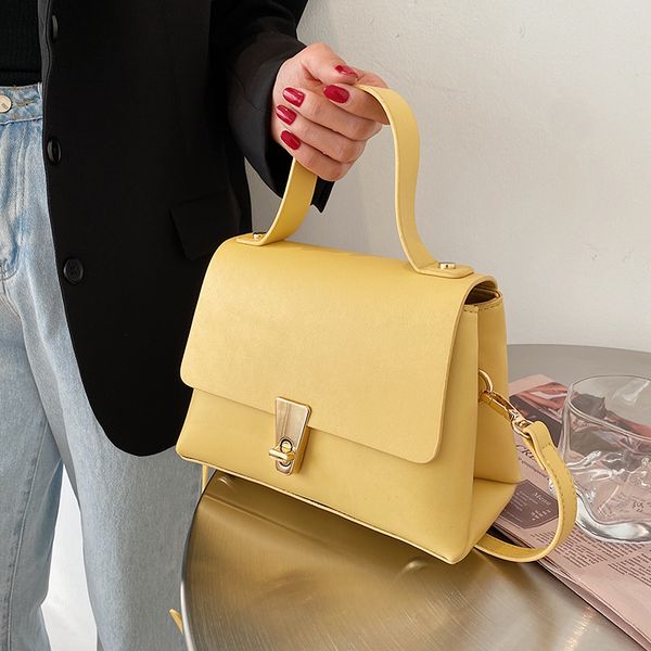 niche design womens bag 2021 new fashion all-match western-style messenger bag high-end handbag square bag width 23cm
niche design womens bag 2021 new fashion all-match western-style messenger bag high-end handbag square bag width 23cm