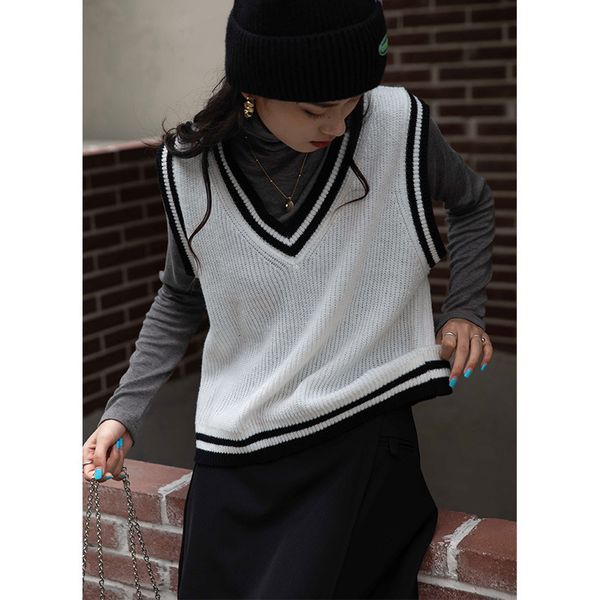 contrast casual short knitted vt women's 2021 autumn winter korean loose wide shoulder sleevels v-neck ins coat, Black;white
contrast casual short knitted vt women's 2021 autumn winter korean loose wide shoulder sleevels v-neck ins coat, Black;white