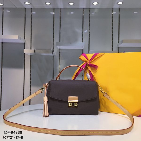 Bag High Quality Classi cwallets Woman Fashion designers Clutch purses Bags Monogrames Clemence long wallet Card Holder Purse With Box Dust 581
Bag High Quality Classi cwallets Woman Fashion designers Clutch purses Bags Monogrames Clemence long wallet Card Holder Purse With Box Dust 581