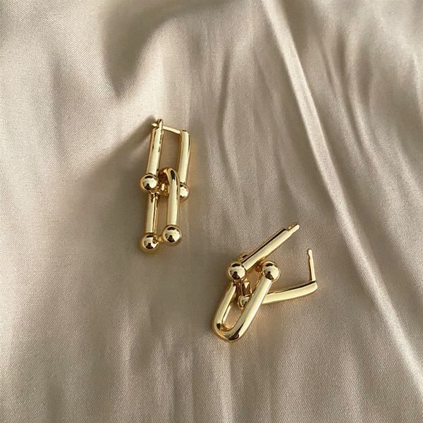 aaa designer jewelry 2021 new fashion design chain connection copper plating 18k gold earrings, Golden
aaa designer jewelry 2021 new fashion design chain connection copper plating 18k gold earrings, Golden