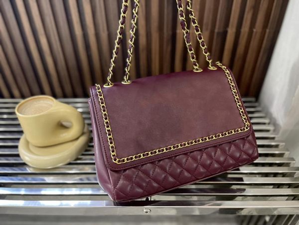 evening bags the designer brand ladies bag feels super good, classic fashion shoulder bag, chain messenger female 1055
evening bags the designer brand ladies bag feels super good, classic fashion shoulder bag, chain messenger female 1055