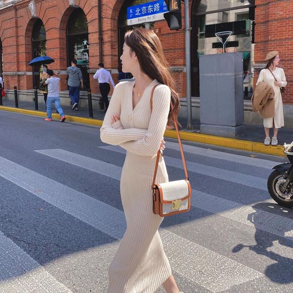 casual dresses retro elegant knit dress 2021 autumn waist v-neck long skirt slim slimming korean fashion women's clothing, Black;gray
casual dresses retro elegant knit dress 2021 autumn waist v-neck long skirt slim slimming korean fashion women's clothing, Black;gray