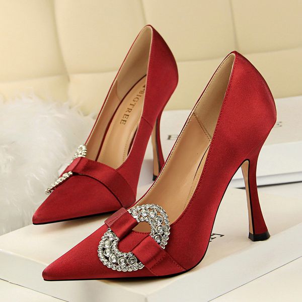 dress shoes heels crystal buckle design pointed toe pumps women super high ladies shoes arrival, Black
dress shoes heels crystal buckle design pointed toe pumps women super high ladies shoes arrival, Black