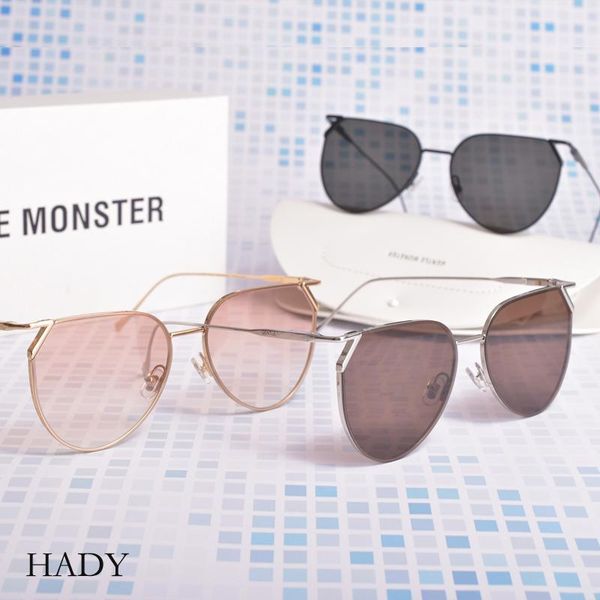 sunglasses 2021 gm fashion v brand big metal frame gentle hady polarization uv400 lens for women men, White;black
sunglasses 2021 gm fashion v brand big metal frame gentle hady polarization uv400 lens for women men, White;black