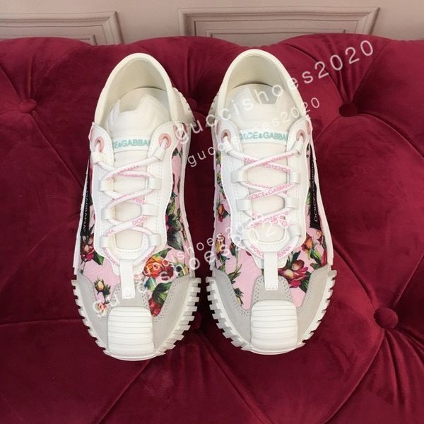 2022 embroidered casual shoe italy green and red stripe two-tone luxurys designers shoes size35-41, Black;red
2022 embroidered casual shoe italy green and red stripe two-tone luxurys designers shoes size35-41, Black;red