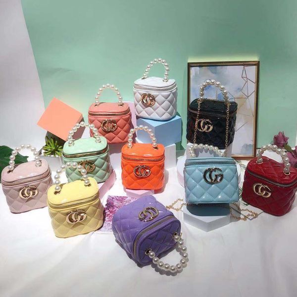2021 new spring jelly rhombus designer pearl single shoulder messenger bag foreign trade bomb cinderella bag
2021 new spring jelly rhombus designer pearl single shoulder messenger bag foreign trade bomb cinderella bag