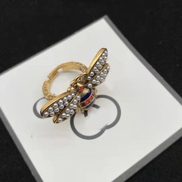 luxury designer cluster rings ladies pearl fancy diamond bee ring brass vintage material with box, Golden;silver
luxury designer cluster rings ladies pearl fancy diamond bee ring brass vintage material with box, Golden;silver