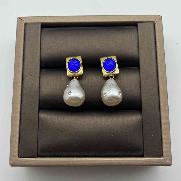2021 new designer elegant vintage blue shaped baroque pearl earrings with diamond, Golden
2021 new designer elegant vintage blue shaped baroque pearl earrings with diamond, Golden