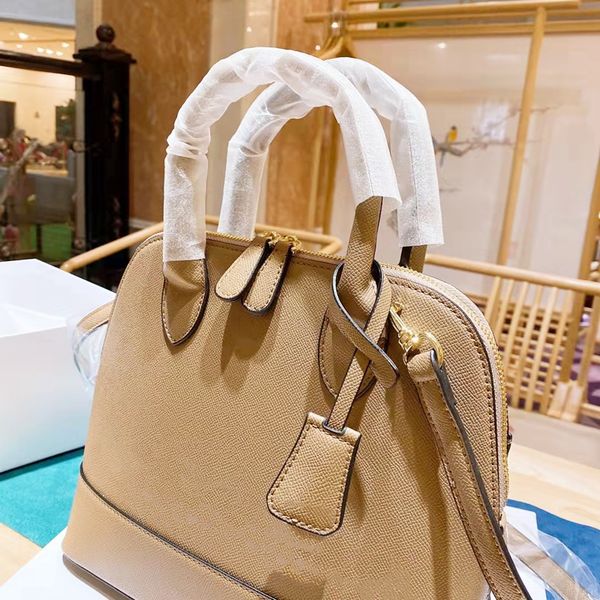 designer cross body handbag luxury shell bags totes handbags shoulder tote bag women's high-quality genuine leather fashion brand purse
designer cross body handbag luxury shell bags totes handbags shoulder tote bag women's high-quality genuine leather fashion brand purse