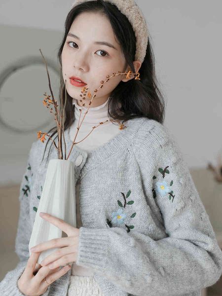 knits lazy style embroidery cardigan knitted coat thick winter spring and autumn loose long sleeve grey sweater women, White
knits lazy style embroidery cardigan knitted coat thick winter spring and autumn loose long sleeve grey sweater women, White