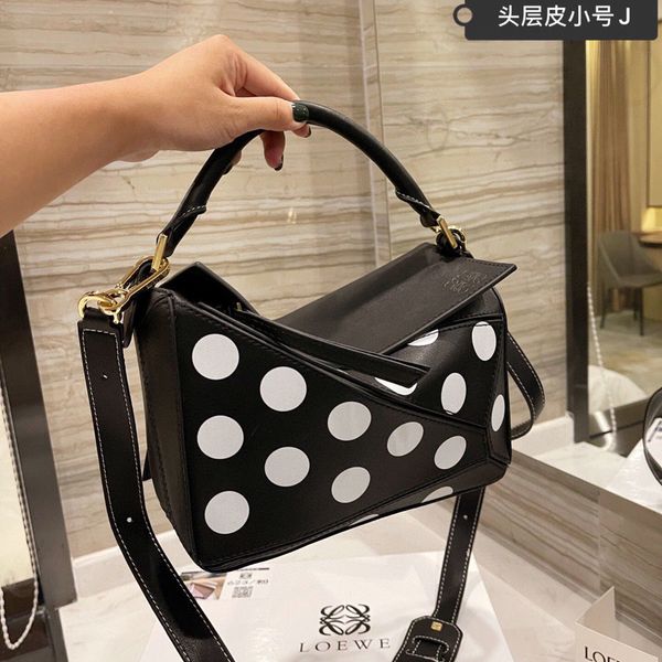 branded crossbody handbag designer tote bag mini luxurys bags loew single shoulder messenger pillow versatile leather black and white wave p
branded crossbody handbag designer tote bag mini luxurys bags loew single shoulder messenger pillow versatile leather black and white wave p