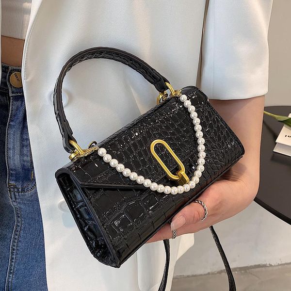 evening bags high-end crocodile pattern retro shoulder bag 2021 fashion pearl chain women's designer summer portable messenger
evening bags high-end crocodile pattern retro shoulder bag 2021 fashion pearl chain women's designer summer portable messenger