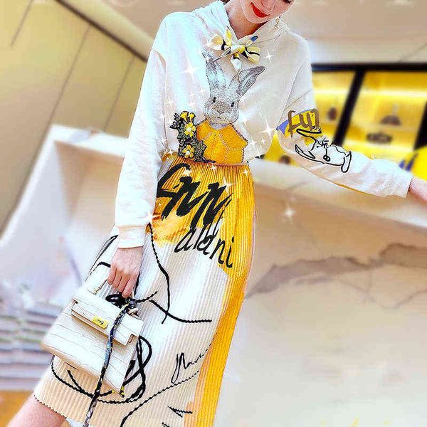 autumn winter set woman 2 pieces cartoon embroidery hoodie women and pleated skirt fashion women's suits with skirt sl563 211119, White
autumn winter set woman 2 pieces cartoon embroidery hoodie women and pleated skirt fashion women's suits with skirt sl563 211119, White