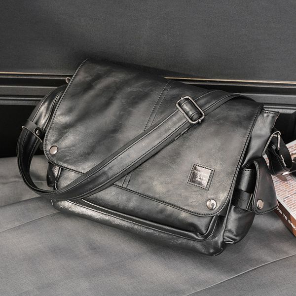 bag handbag korean version style men's casual prepuce single shoulder simple messenger small backpack postman, Black;red
bag handbag korean version style men's casual prepuce single shoulder simple messenger small backpack postman, Black;red