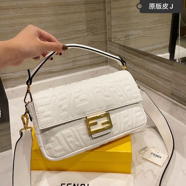 2020 new star one shoulder messenger hand fashion french stick women's embossed chain bag crossbody bag ysj
2020 new star one shoulder messenger hand fashion french stick women's embossed chain bag crossbody bag ysj