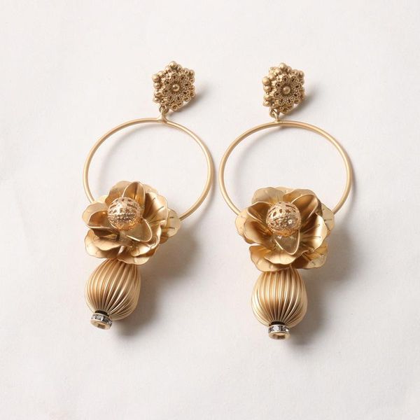 stud europe and the united states exaggerated ms. asian earrings hollow flowers retro fashion temperament female 670, Golden;silver
stud europe and the united states exaggerated ms. asian earrings hollow flowers retro fashion temperament female 670, Golden;silver