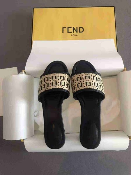 2021 paris womens slippers scuffs summer sandals beach slide girls flip flops loafers beautiful embroidered, Black
2021 paris womens slippers scuffs summer sandals beach slide girls flip flops loafers beautiful embroidered, Black