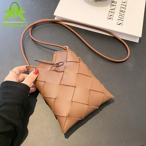 cross body fashion weave woman handbag mini solid color mobile phone bag 2021 pu leather female travel shoulder messenger bags
cross body fashion weave woman handbag mini solid color mobile phone bag 2021 pu leather female travel shoulder messenger bags