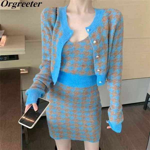 ins fashion houndstooth blue knit 3 piece sets women fall winter plaid jacket + vest bodycon mini skirts short sweater outfits 210602, White
ins fashion houndstooth blue knit 3 piece sets women fall winter plaid jacket + vest bodycon mini skirts short sweater outfits 210602, White