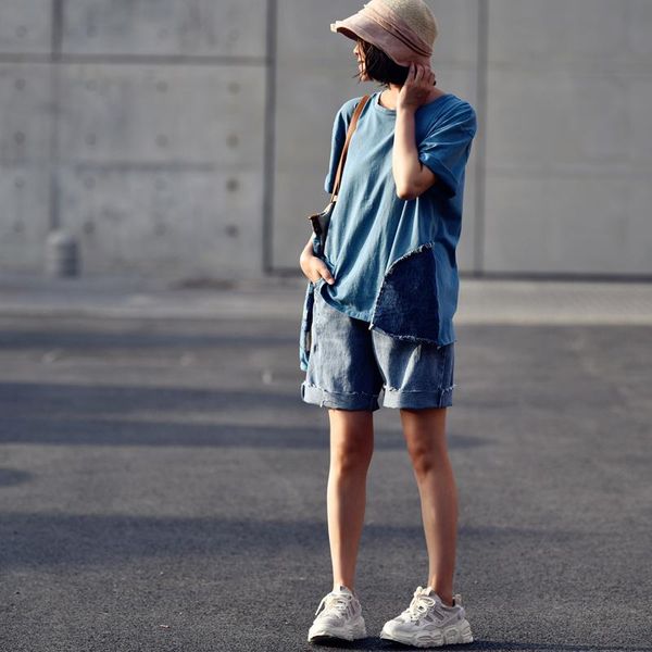 straight barrel denim shorts with simple rough edges, elastic waist women's, White;black
straight barrel denim shorts with simple rough edges, elastic waist women's, White;black