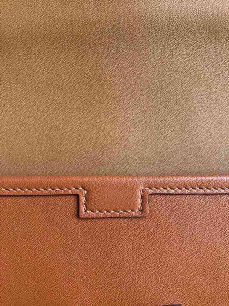 2021 hand-stitched wax thread clutch bag home long wallet leather lady celebrity same envelope luxury all-match customization{category}
2021 hand-stitched wax thread clutch bag home long wallet leather lady celebrity same envelope luxury all-match customization{category}