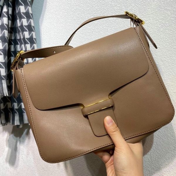new leather women s bag simple commuting one shoulder women s bag slanting across soft leather korean minority leisure bag
new leather women s bag simple commuting one shoulder women s bag slanting across soft leather korean minority leisure bag