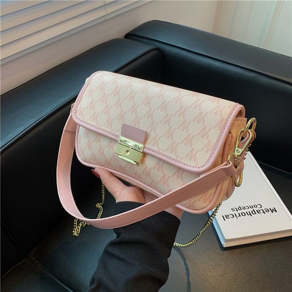 handbag fashion chain messenger bag korean version small fragrance armpit large capacity portable women's
handbag fashion chain messenger bag korean version small fragrance armpit large capacity portable women's