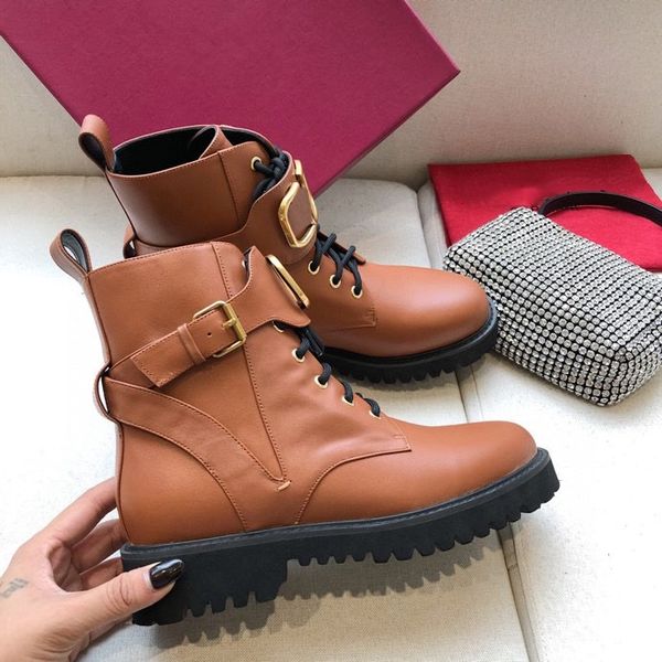 quality fashion leather star women shoes designer boots martin short spring ankle exquisite middle cylinder metal woman shoes booties bagsho, Black
quality fashion leather star women shoes designer boots martin short spring ankle exquisite middle cylinder metal woman shoes booties bagsho, Black
