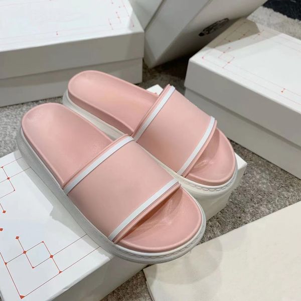 2021 show classic fashion sandals and slippers designer flat bottom summer simple atmosphere drag love style with size 4.cm35-40, Black
2021 show classic fashion sandals and slippers designer flat bottom summer simple atmosphere drag love style with size 4.cm35-40, Black