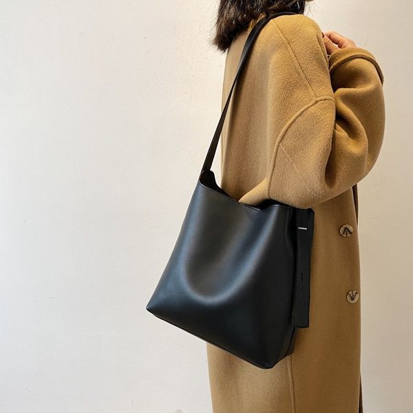 brand design women leather handbag large capacity woman casual tote bag lady messenger shoulder bag big totes bolsa black
brand design women leather handbag large capacity woman casual tote bag lady messenger shoulder bag big totes bolsa black