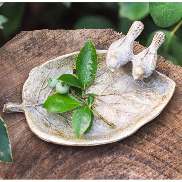 home decoration storage tray decor bowls with birds decorative iron garden decorations
home decoration storage tray decor bowls with birds decorative iron garden decorations