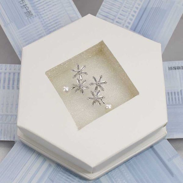 hef jewelry original snow earrings female zhoushen simple pearl earrings 925 sterling silver
hef jewelry original snow earrings female zhoushen simple pearl earrings 925 sterling silver