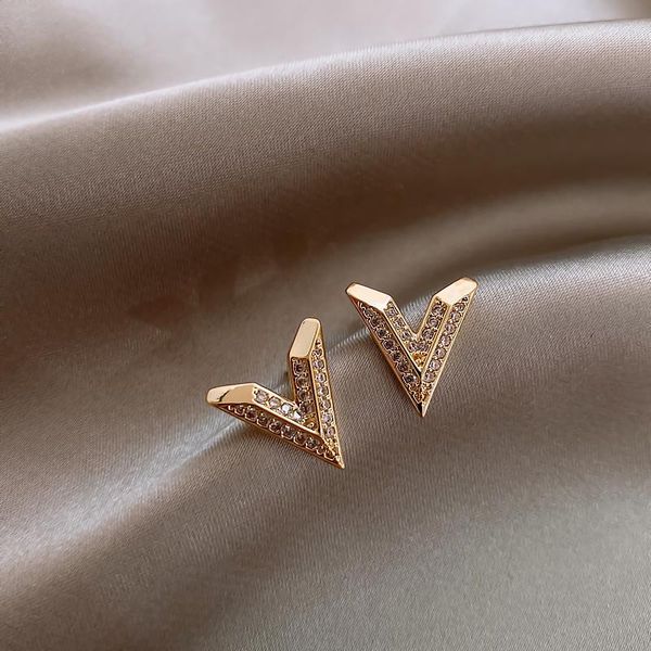 stud fashion geometric triangle earrings gold silver color micro paved zircon v shape earring women jewelry ns279, Golden;silver
stud fashion geometric triangle earrings gold silver color micro paved zircon v shape earring women jewelry ns279, Golden;silver