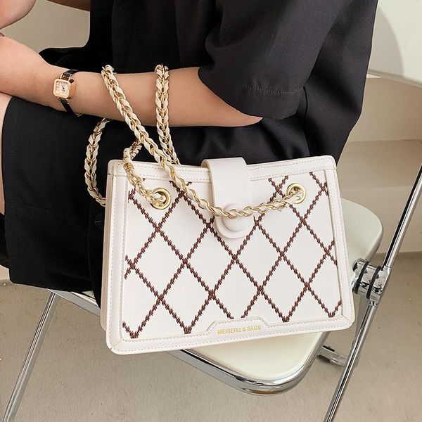 evening bags niche design handbag 2021 fashion messenger bag chain underarm square dual-use shoulder width: 27cm
evening bags niche design handbag 2021 fashion messenger bag chain underarm square dual-use shoulder width: 27cm