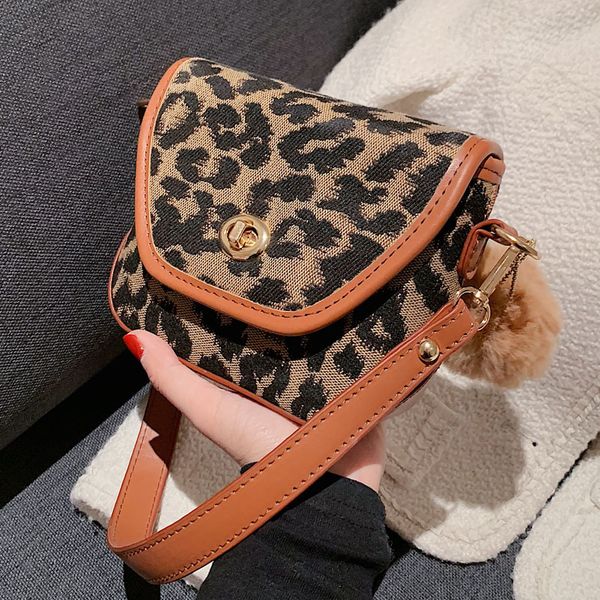 minority design small bag female 2021 fashion versatile leopard pattern messenger bag canvas autumn and winter one shoulder square
minority design small bag female 2021 fashion versatile leopard pattern messenger bag canvas autumn and winter one shoulder square