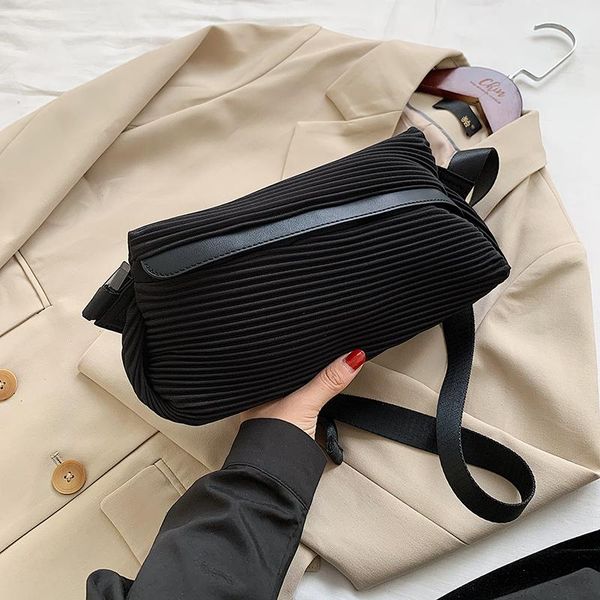 stunning2021 lightweight pleated men and women's simple solid color personality ins fashionable crossbite chest bag waist cosmetic bags
stunning2021 lightweight pleated men and women's simple solid color personality ins fashionable crossbite chest bag waist cosmetic bags