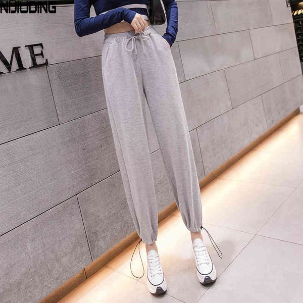 autumn black casual ankle length straight pants women solid elastic high waist lace up wide leg loose sweatpants 210514, Black;white
autumn black casual ankle length straight pants women solid elastic high waist lace up wide leg loose sweatpants 210514, Black;white