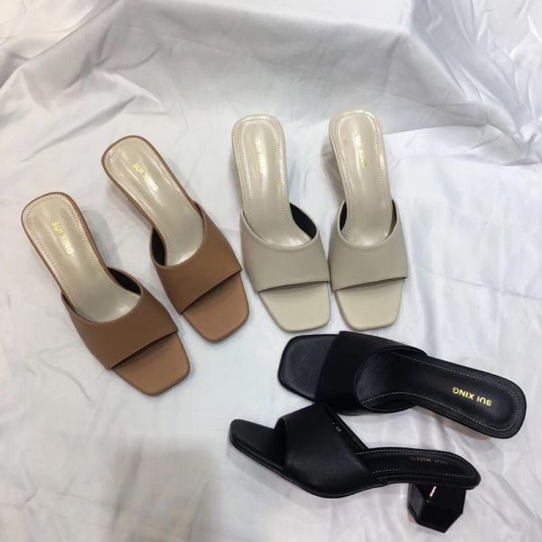 shoes women square heel female slippers luxury slides med soft block 2021 designer scandals fashion fabric rubber rome strange, Black
shoes women square heel female slippers luxury slides med soft block 2021 designer scandals fashion fabric rubber rome strange, Black