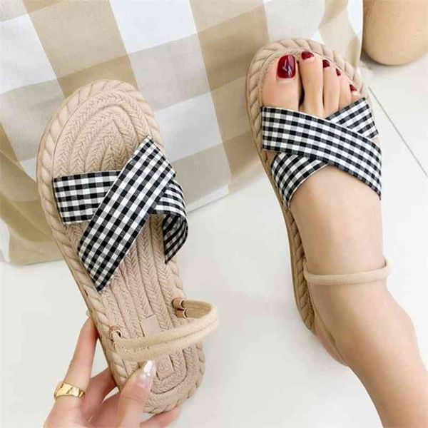 summer women faux hemp slippers checkered fabric corss upper flat heel non slip sole concise casual leisure ladies shoes female 210619, Black
summer women faux hemp slippers checkered fabric corss upper flat heel non slip sole concise casual leisure ladies shoes female 210619, Black